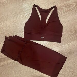 SET ACTIVE LUXFORM LEGGINGS and sports bra